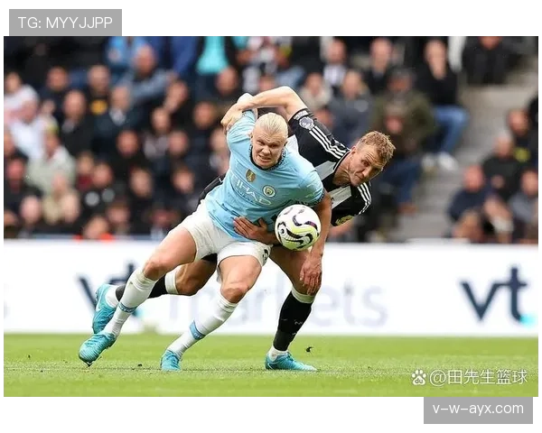 伊萨克与哈兰德对比:新生代中锋的立足之道 伊萨克与哈兰德对比:新生代中锋的立足之道